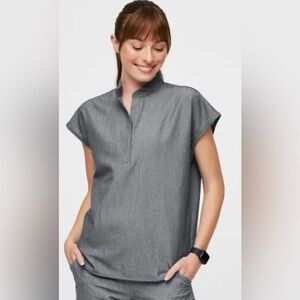 FIGS Technical Collection
Rafaela Oversized Scrub Top
